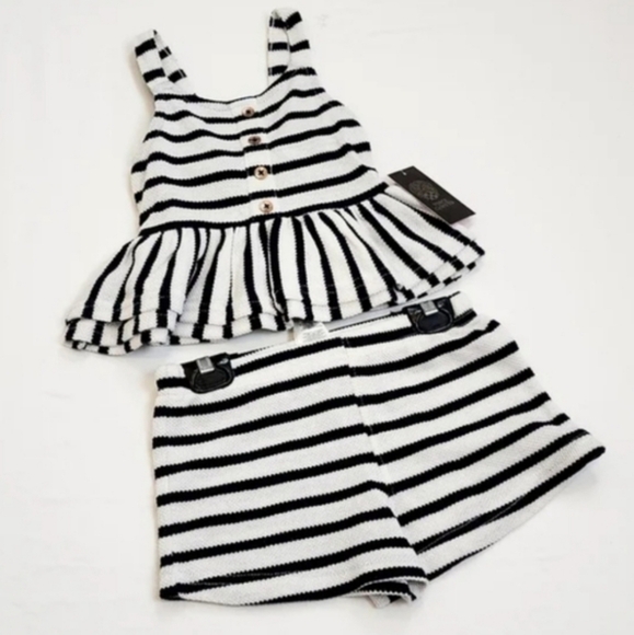 Vince Camuto Stripe 2 Pieces Sleeveless Shorts Set - Picture 1 of 7